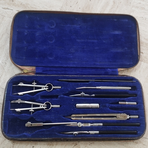 Drafting Compass Set and Case - Picture 1 of 4